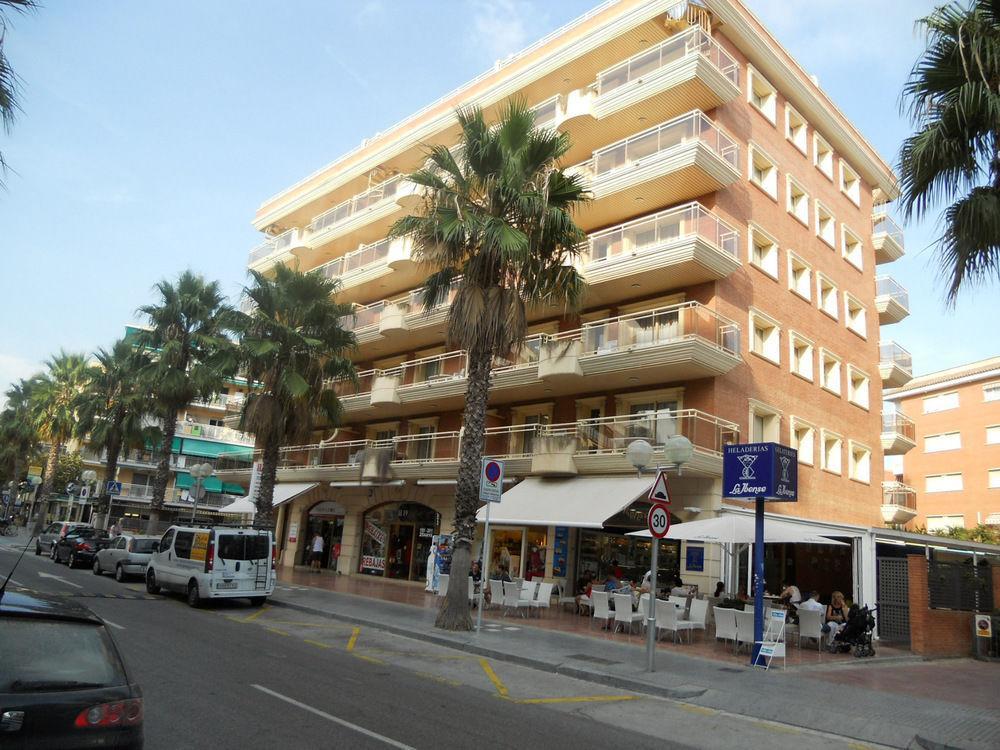 Apartamentos Palas Салоу Экстерьер фото