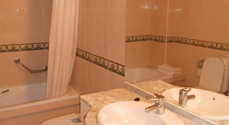 Apartamentos Palas Салоу Экстерьер фото